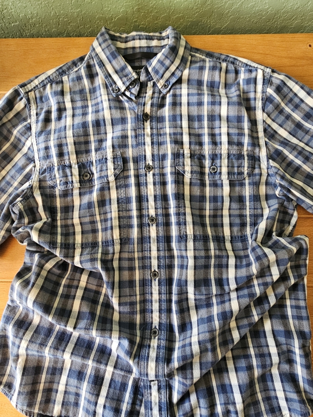 Carhartt Men's Loose Fit Short Sleeve Plaid Button-Down Work Shirt Size Medium